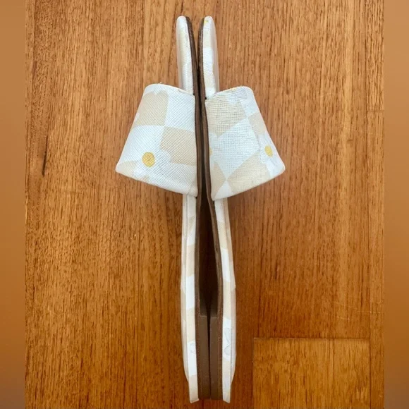 Larroudé Ivy Sandal in Checkered Daisy - Picture 2 of 4